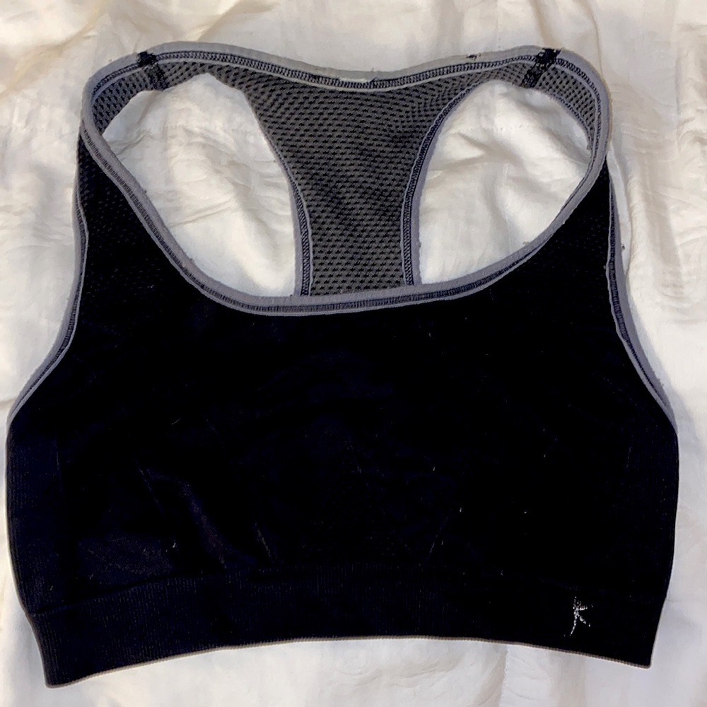 sports bra